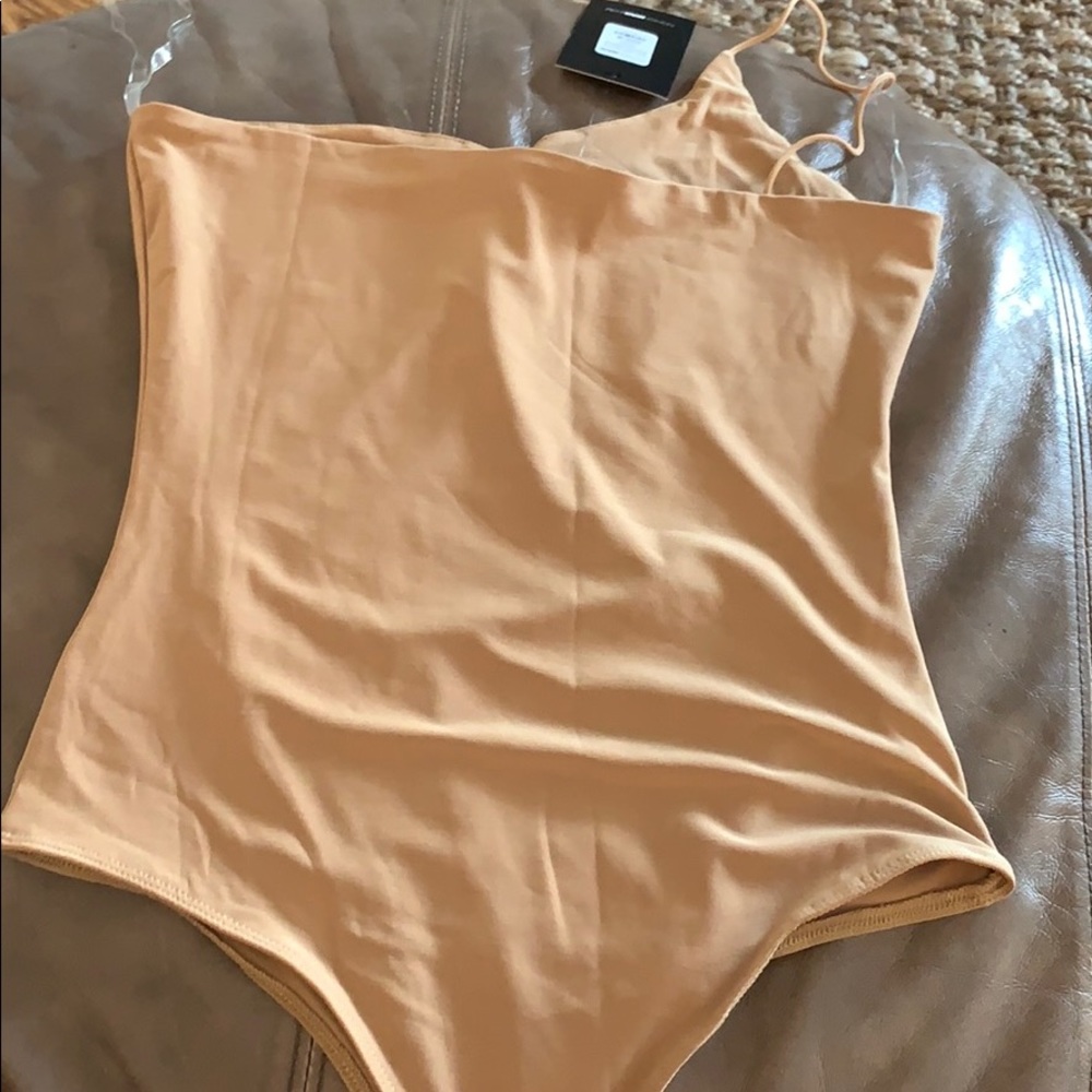 One shoulder top